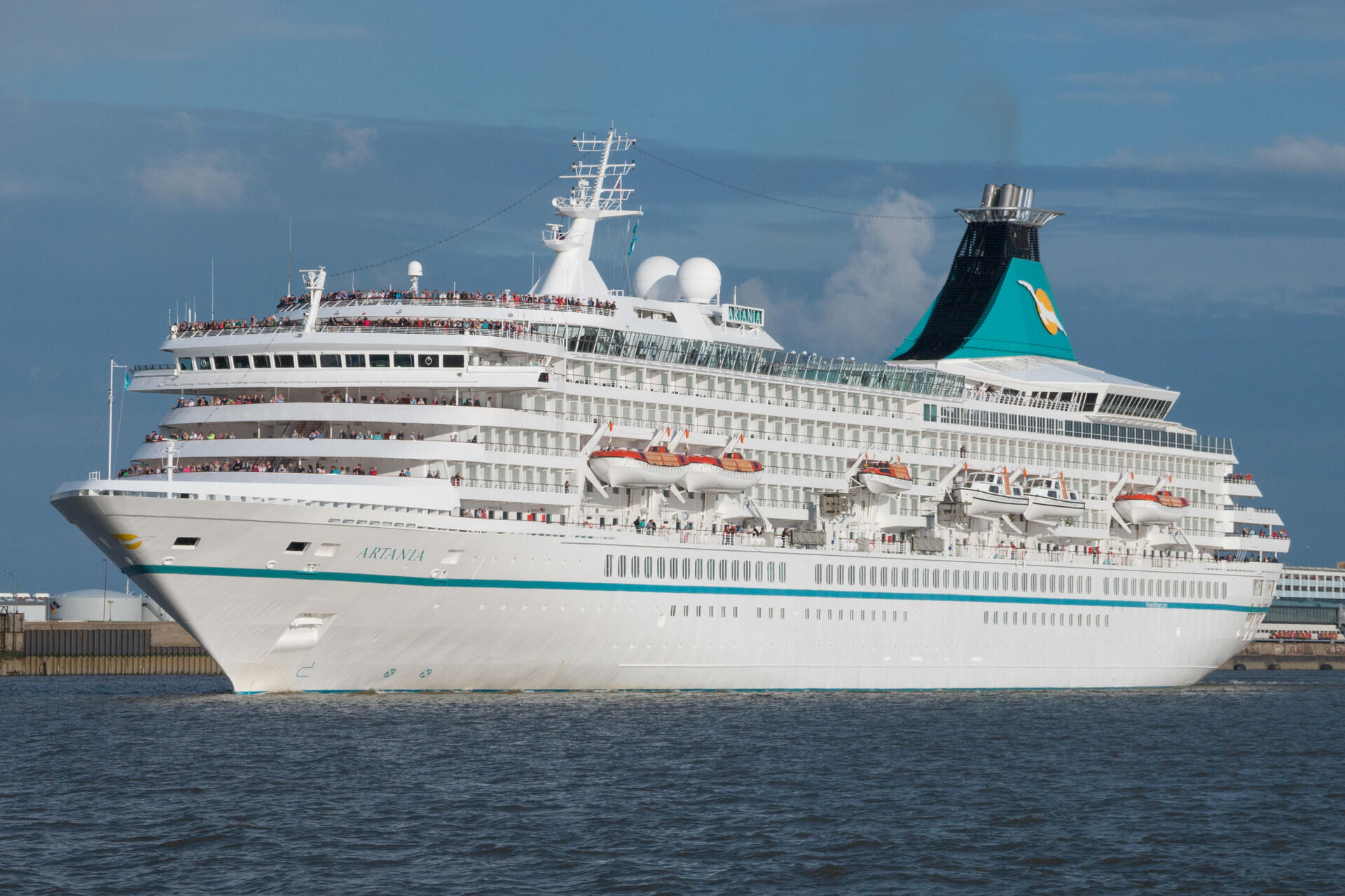 Vom Mittelmeer zum Weserstrand mit der MS ARTANIA