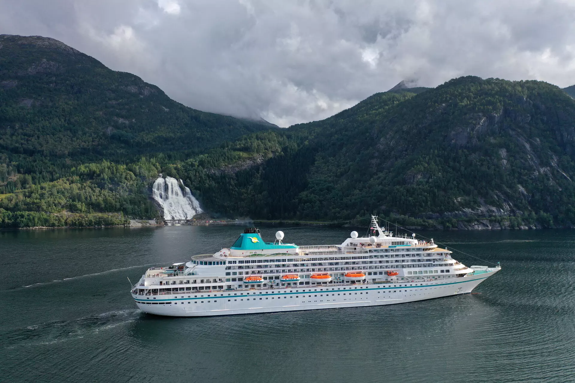 Die 23-Tage-Reise durch Antillen und Atlantik mit MS AMERA